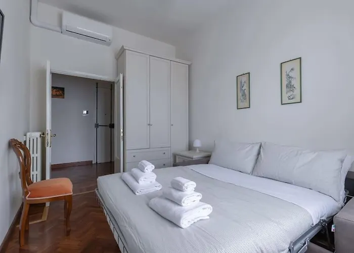 Santa Maria Novella Large Apartment